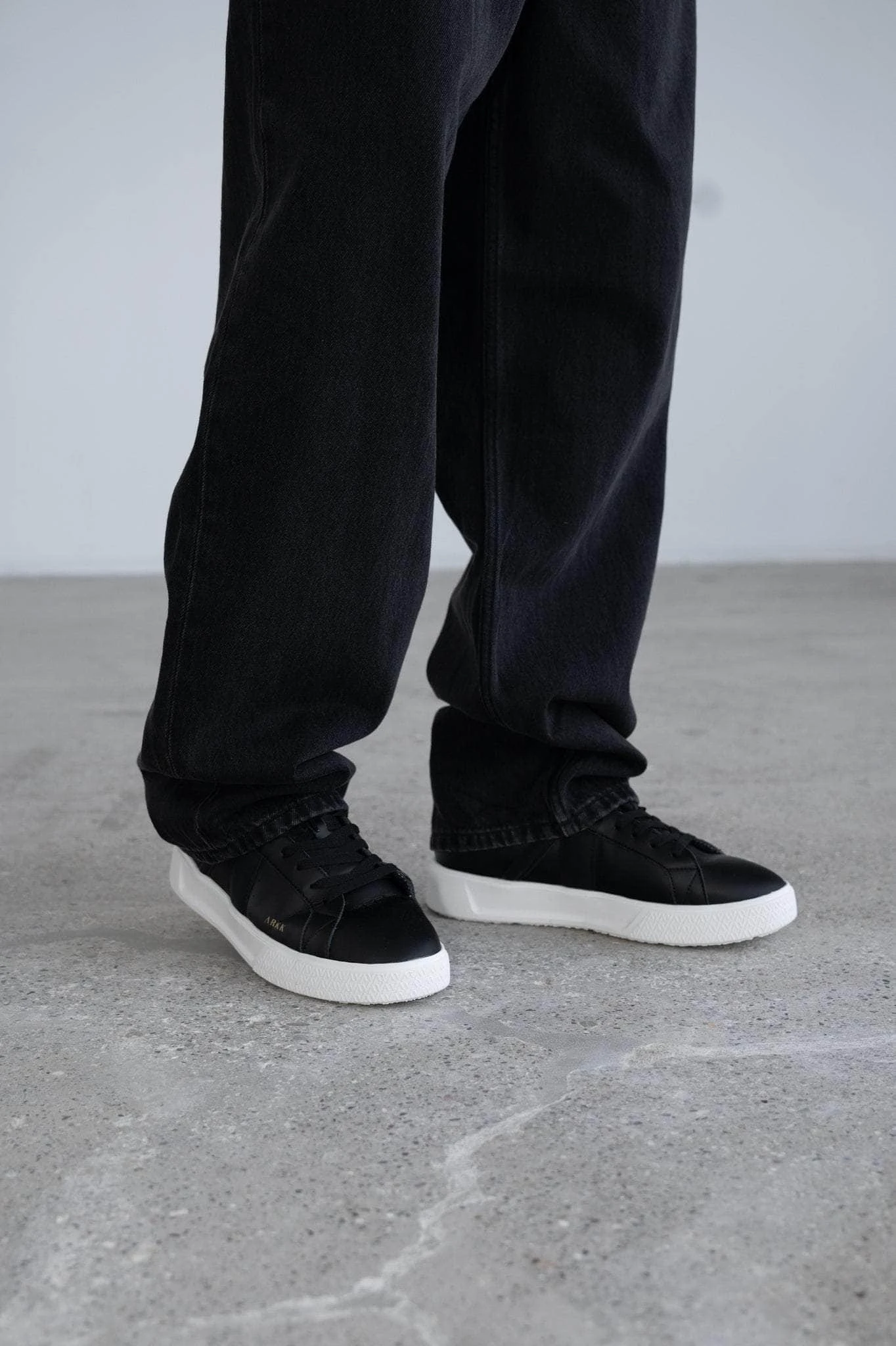 Essence Leather OG-22 | Black Bright White | Women 9 Essence Leather OG-22 | Black Bright White | Women - Image 7